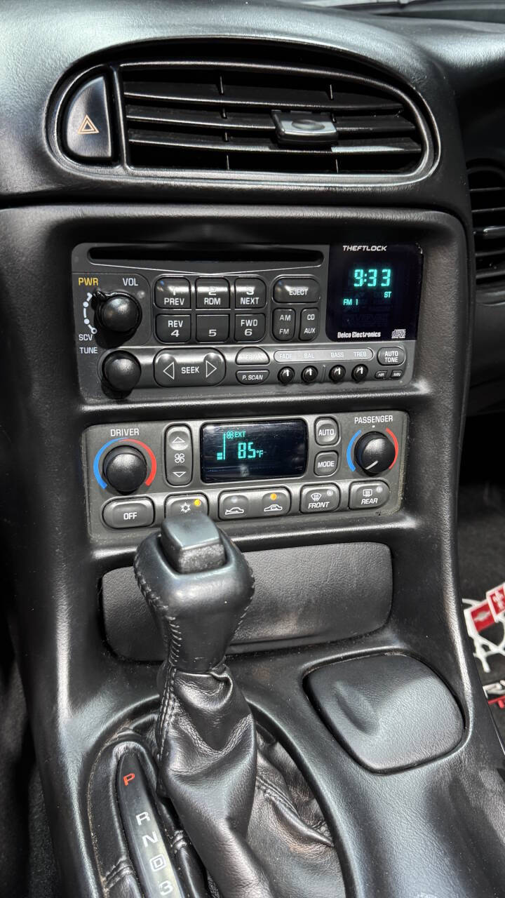 2004 Chevrolet Corvette 36