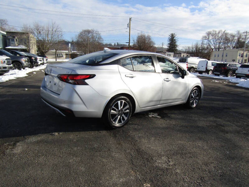 2023 Nissan Versa SV