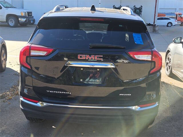 2024 GMC Terrain SLT