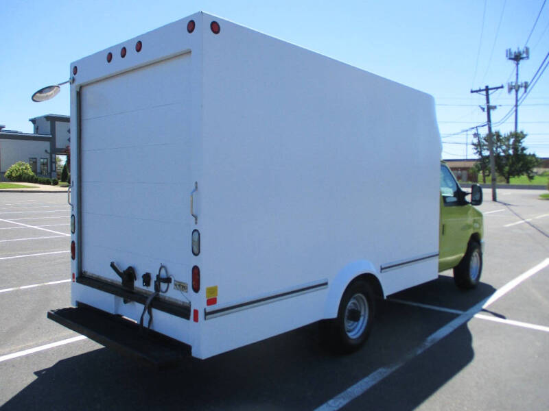 2013 Ford E-Series E-350 SD