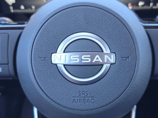 2025 Nissan Kicks SR