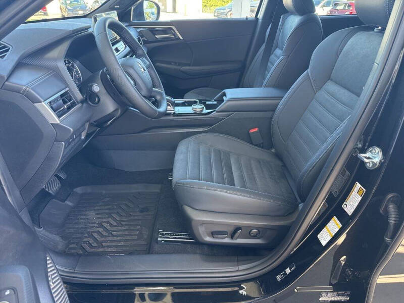 2026 Mitsubishi Outlander LE