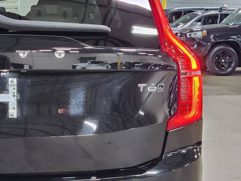 2022 Volvo XC90 T6 Inscription 6-Passenger