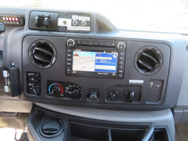 2011 Ford E-Series E-350 SD XLT