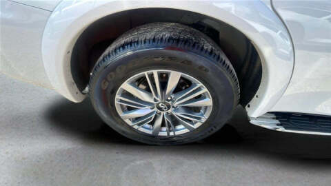 2022 Infiniti QX80 Luxe