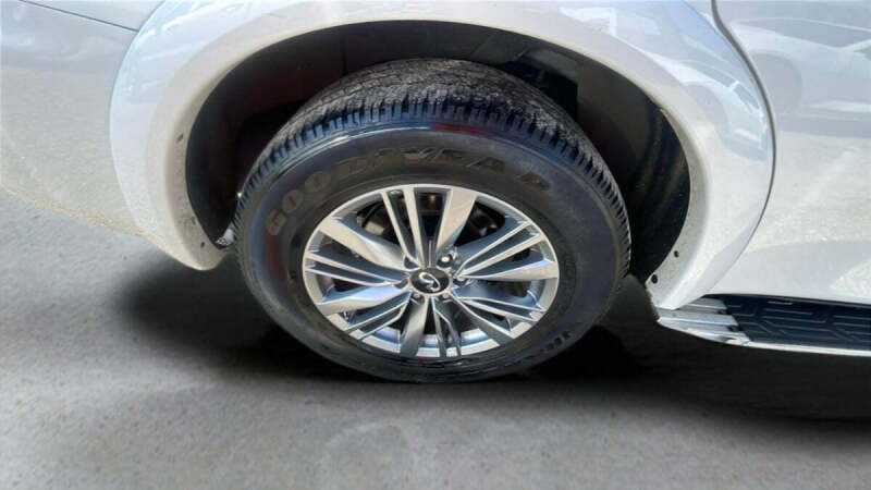 2022 Infiniti QX80 Luxe