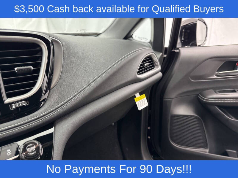 2026 Chrysler Pacifica Select