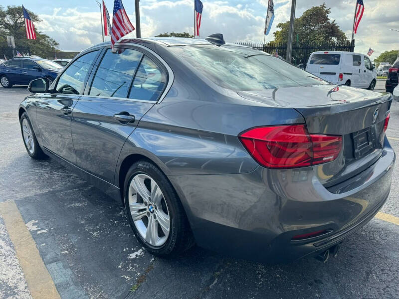 2017 BMW 3 Series 330i photo 18