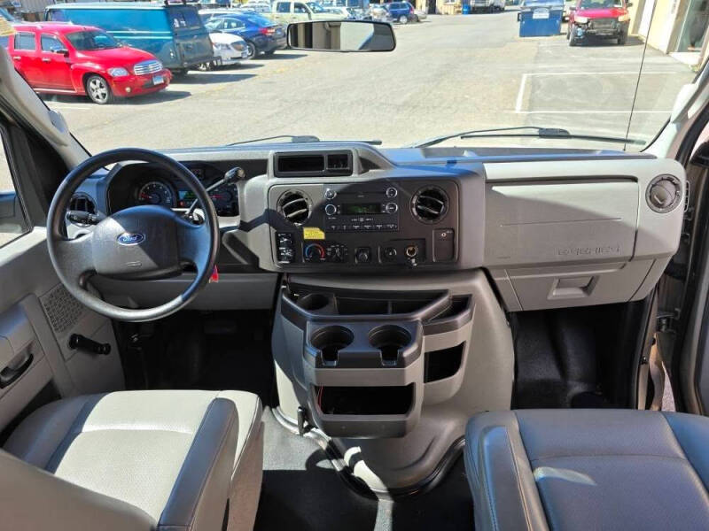 2012 Ford E-Series E-350 SD