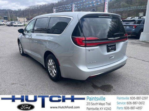 2024 Chrysler Pacifica Touring L