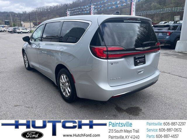 2024 Chrysler Pacifica Touring L
