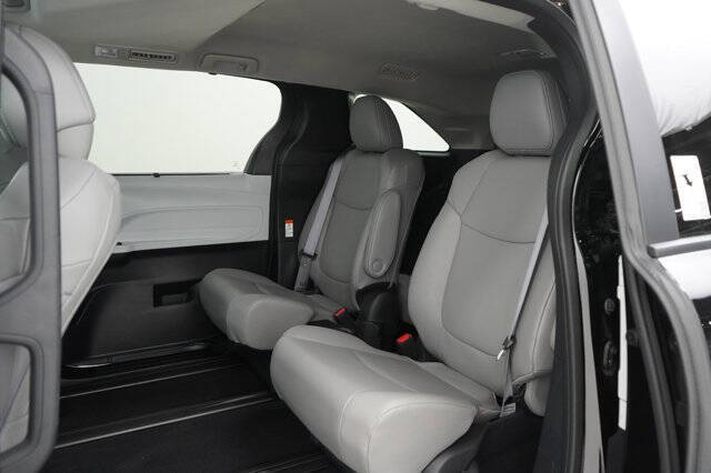 2025 Toyota Sienna XLE 7-Passenger