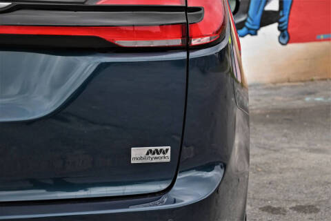 2021 Chrysler Pacifica Touring L