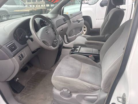 2004 Toyota Sienna CE 7 Passenger