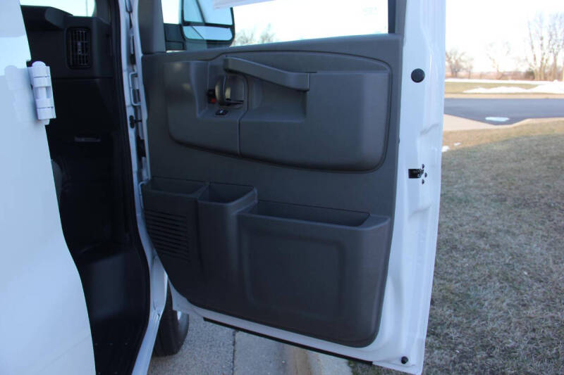 2025 Chevrolet Express 3500