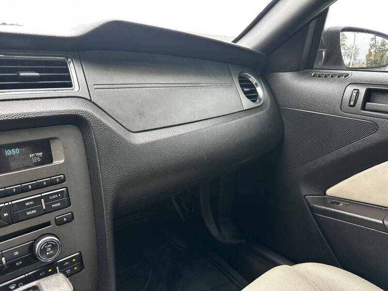 2012 Ford Mustang V6