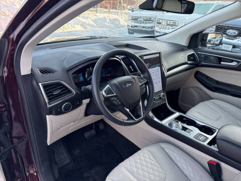 2024 Ford Edge Titanium