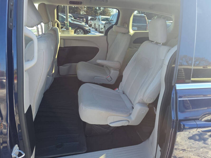2017 Chrysler Pacifica LX