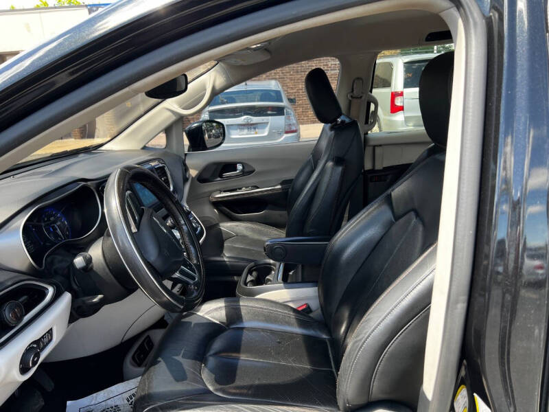2020 Chrysler Pacifica Touring L