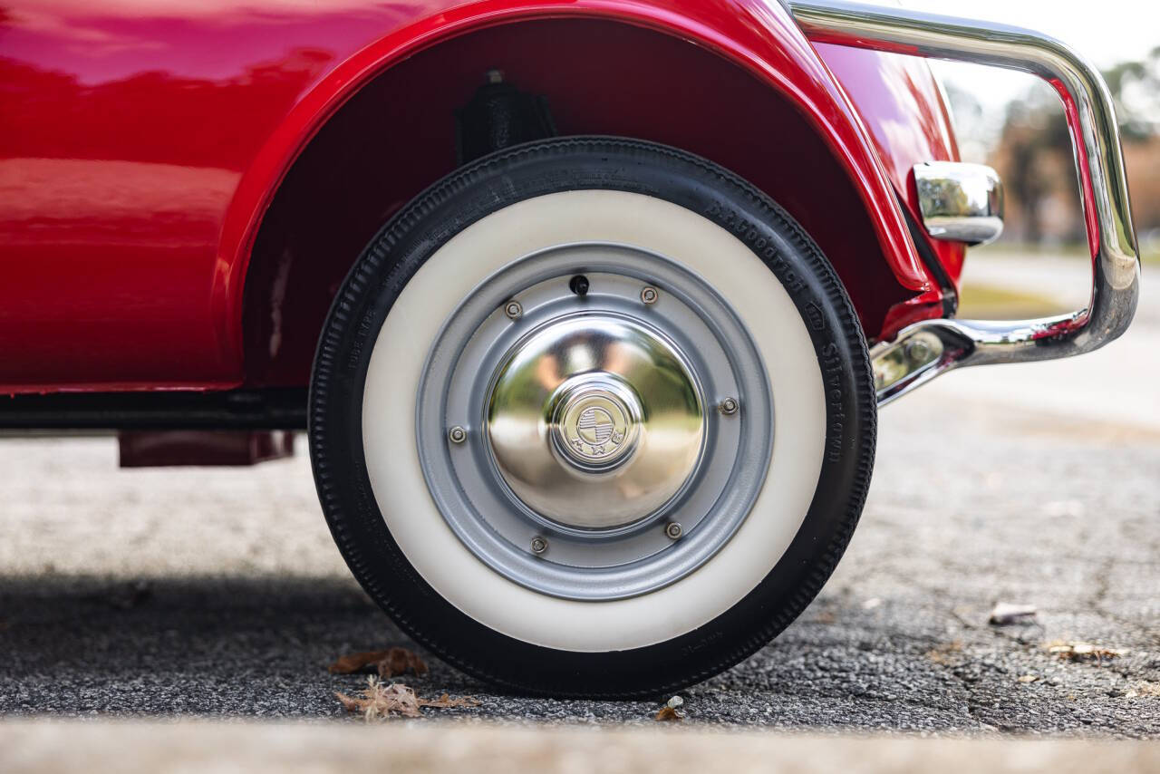 1957 BMW Isetta 33