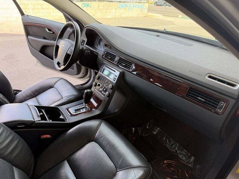 2008 Volvo V70 3.2