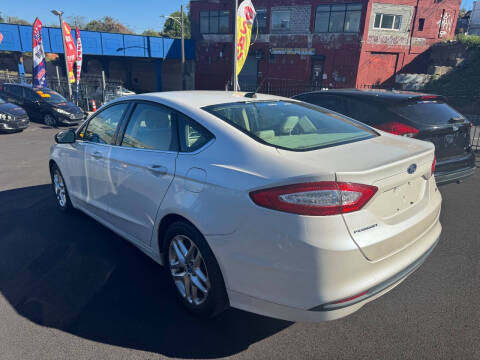 2013 Ford Fusion SE