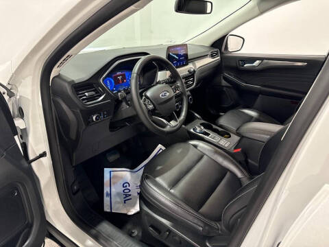 2022 Ford Escape Titanium