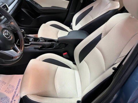 2015 Mazda MAZDA3 s Grand Touring