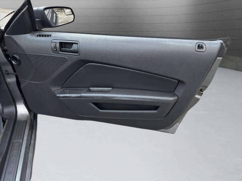 2014 Ford Mustang V6