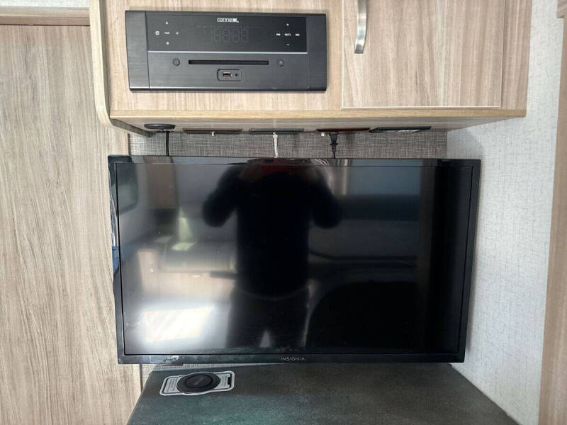 2022 Winnebago Micro Minnie FLX
