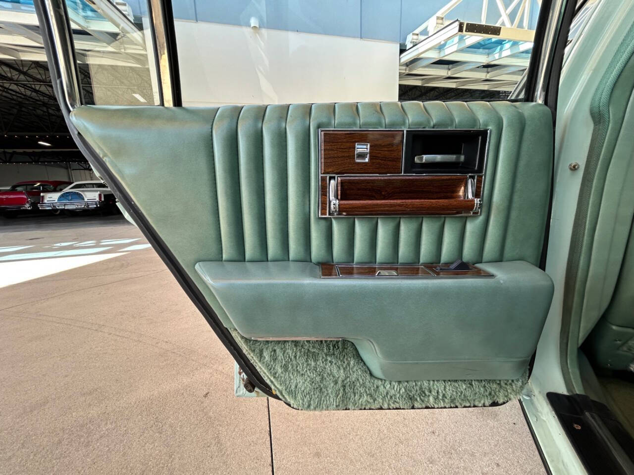 1977 Cadillac Seville 25
