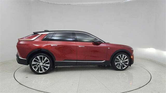 2025 Cadillac LYRIQ Luxury 3