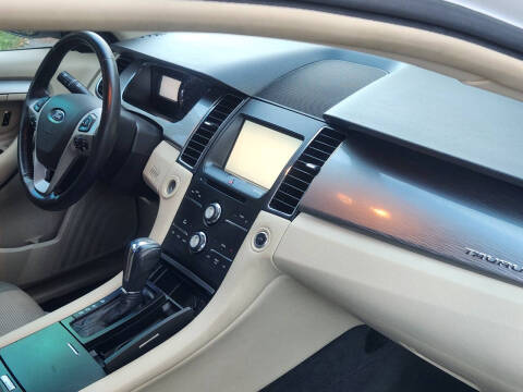 2013 Ford Taurus SEL