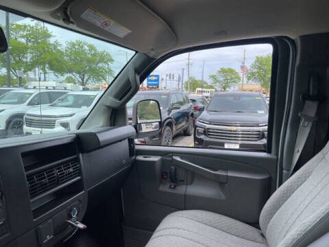 2025 Chevrolet Express 2500