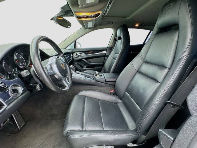 2016 Porsche Panamera