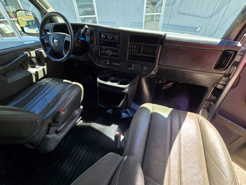 2017 Chevrolet Express 2500