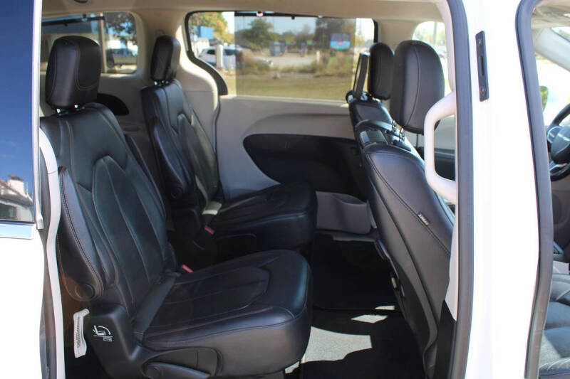 2018 Chrysler Pacifica Touring L Plus