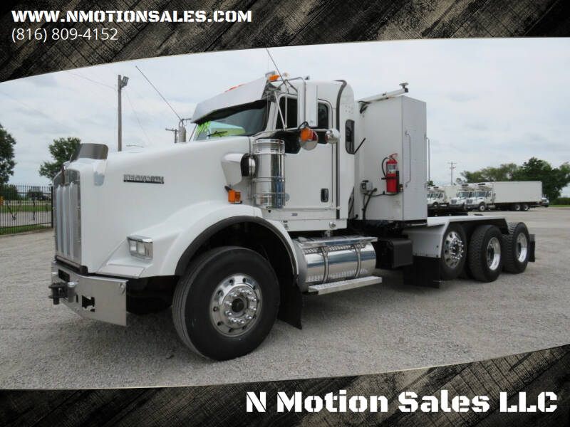 2010 Kenworth T800 for sale at N Motion Sales LLC in Odessa MO