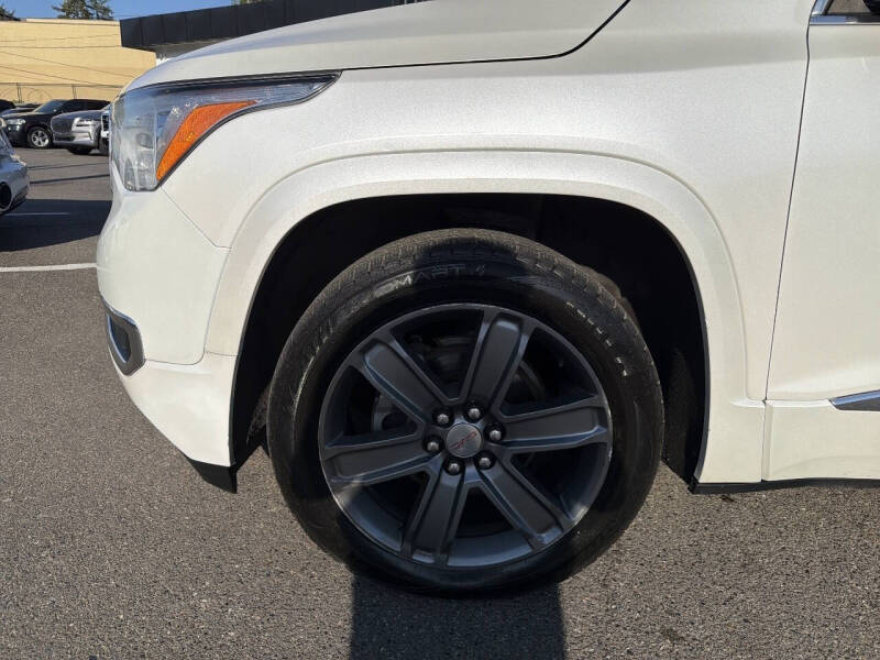 2017 GMC Acadia Denali