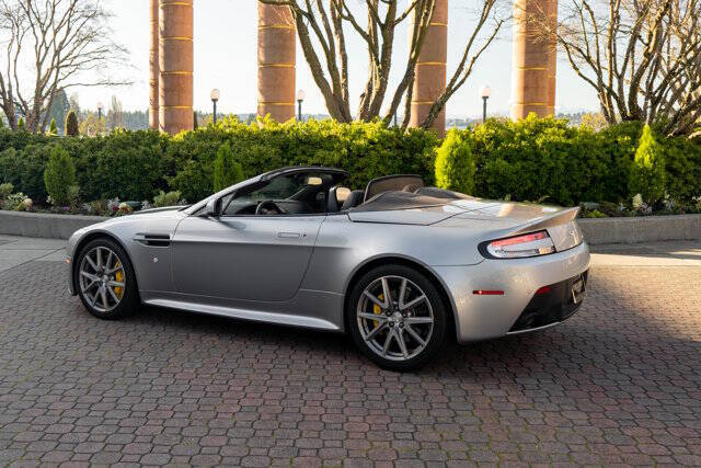 2015 Aston Martin V8 Vantage 4