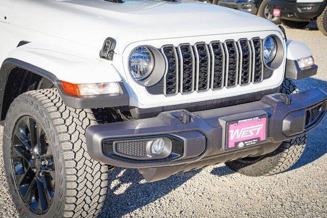 2025 Jeep Gladiator NightHawk