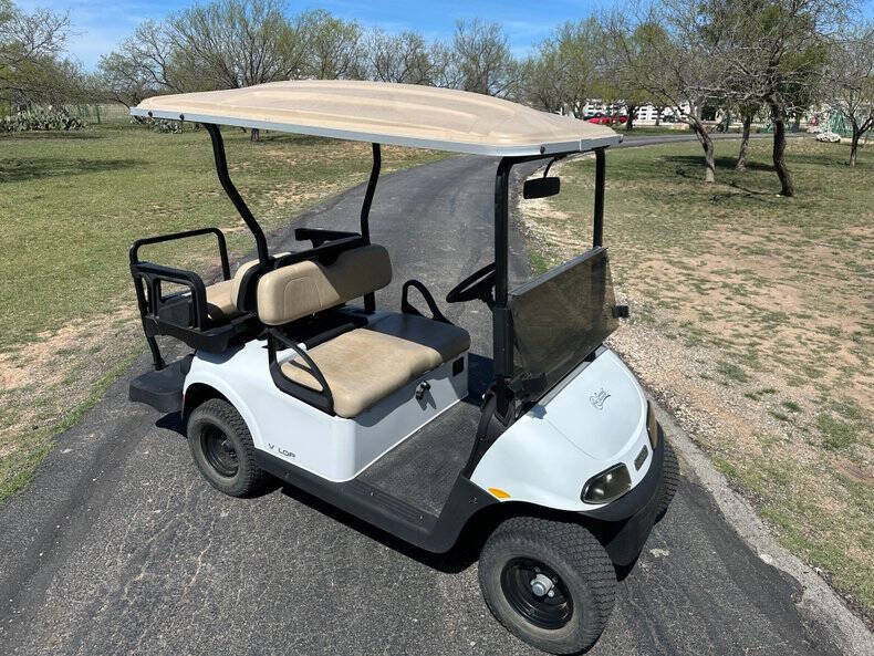 2018 E-Z-GO Valor