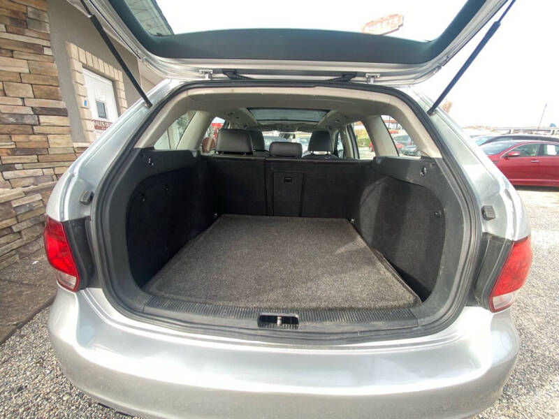 2011 Volkswagen Jetta SportWagen SE photo 13