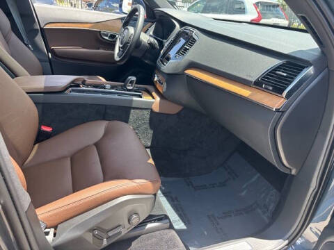 2024 Volvo XC90 B5 Plus Bright Theme