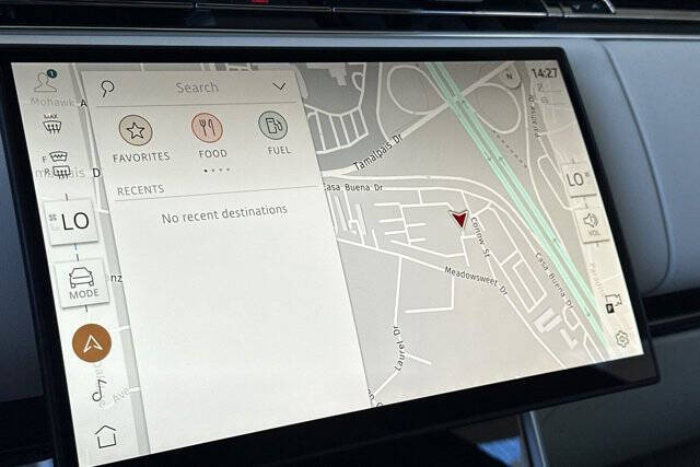 2025 Land Rover Range Rover P400 SE LWB