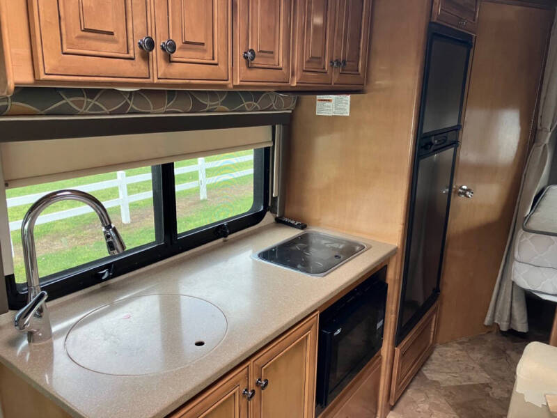 2017 Thor Motor Coach Siesta 24SS