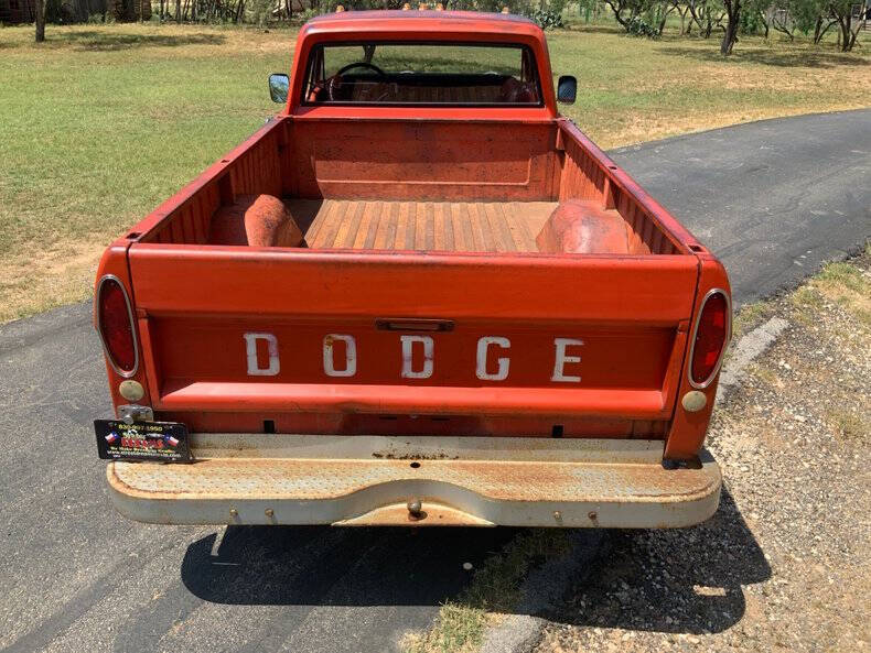 1969 Dodge D200 Pickup