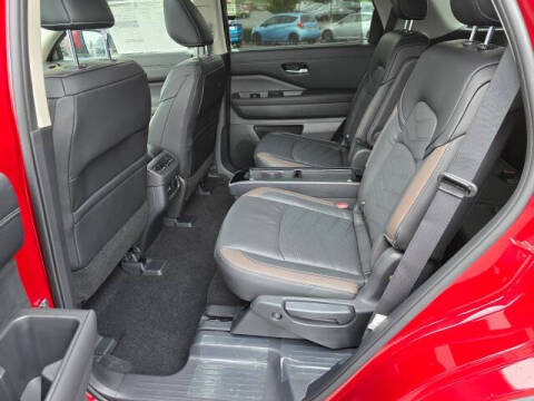 2025 Nissan Pathfinder Platinum