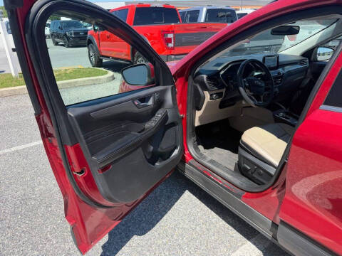2021 Ford Escape Titanium