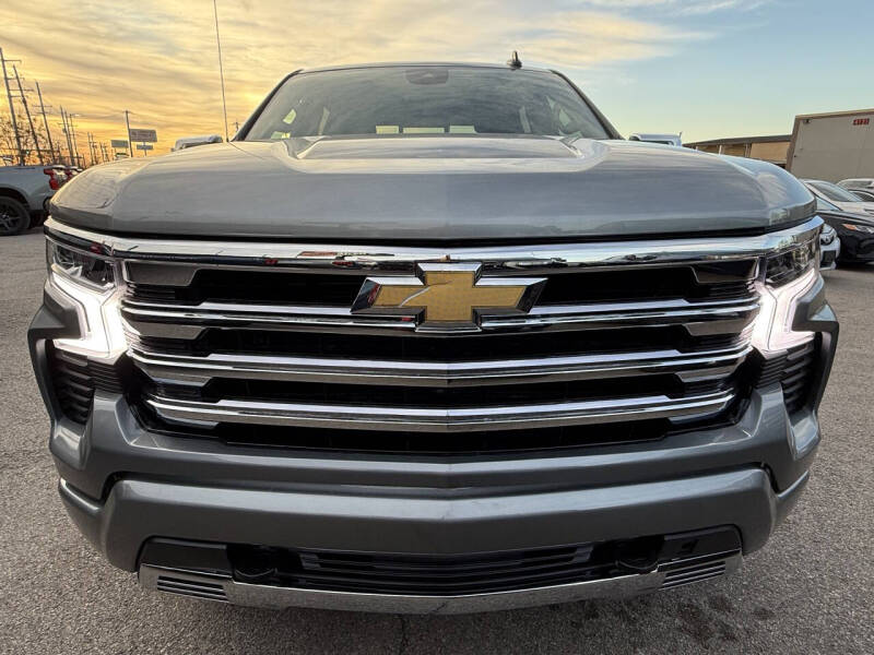 Used 2023 Chevrolet Silverado 1500 LT with VIN 2GCUDDED6P1139010 for sale in Garland, TX